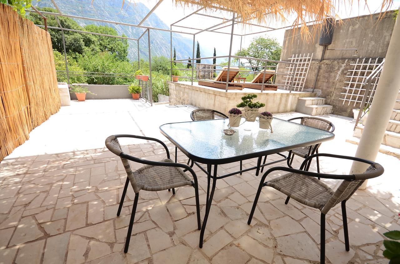 Stone House Dragutinovic Appartement Kotor Buitenkant foto