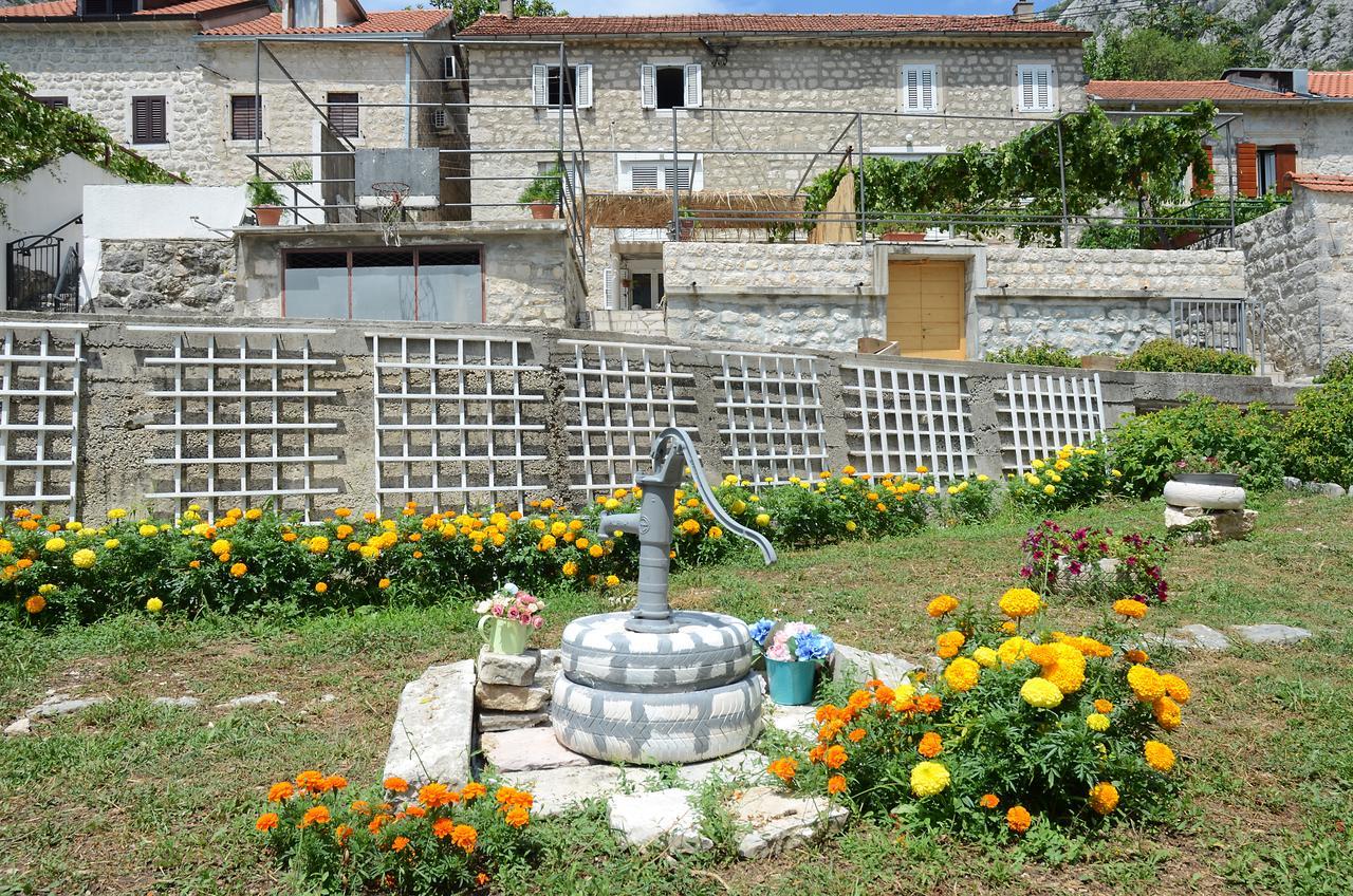 Stone House Dragutinovic Appartement Kotor Buitenkant foto